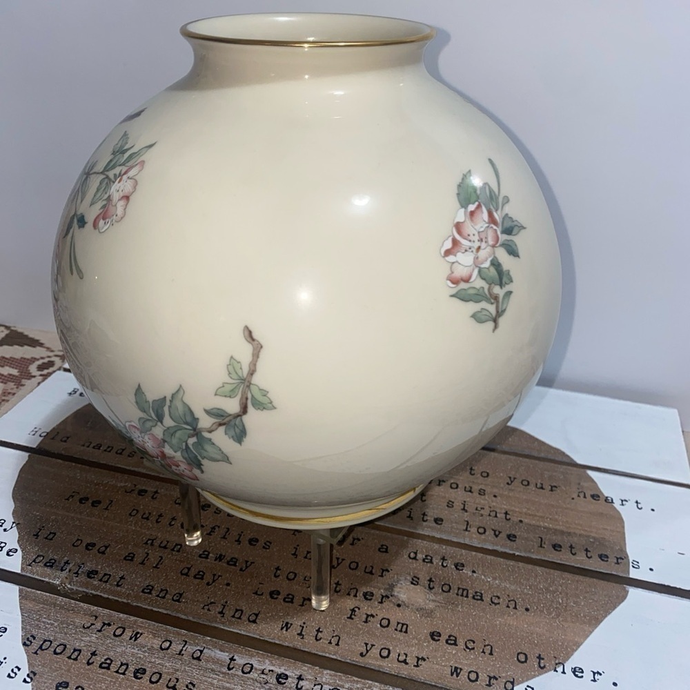 Vintage Lenox Serenade 7” Porcelain Globe‎ Vase - Picture 6 of 9